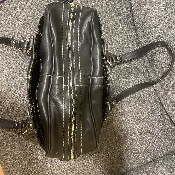 Coach authentic bag black this is from 7 years ago or longer … - Picture 4 of 5